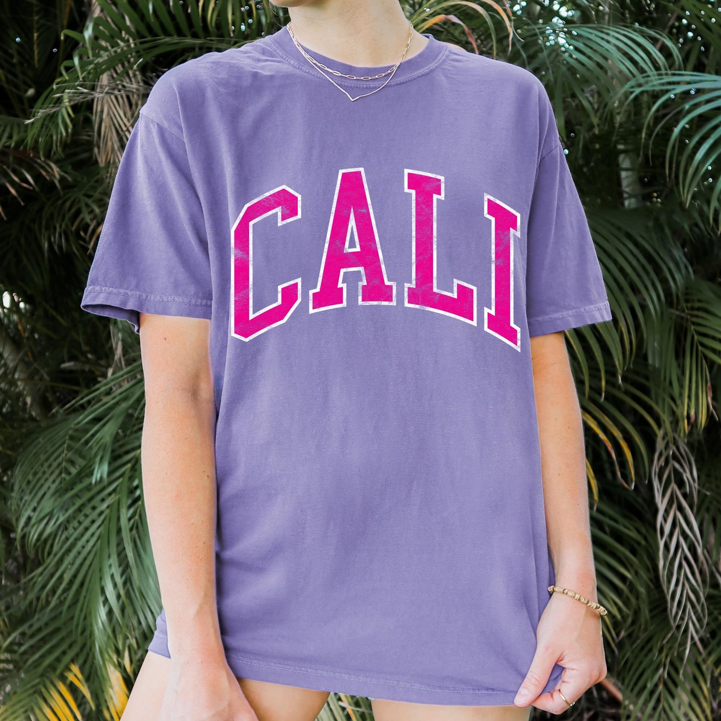Tee Territory Cali Blossom T-Shirt, Graphic Tee for Women, Men, Unisex, 100% Cotton