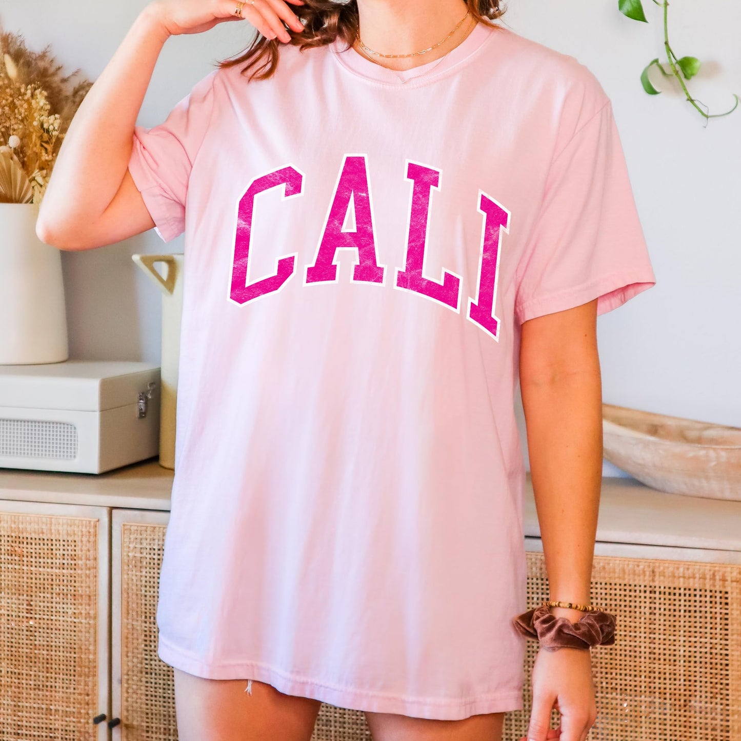Tee Territory Cali Blossom T-Shirt, Graphic Tee for Women, Men, Unisex, 100% Cotton