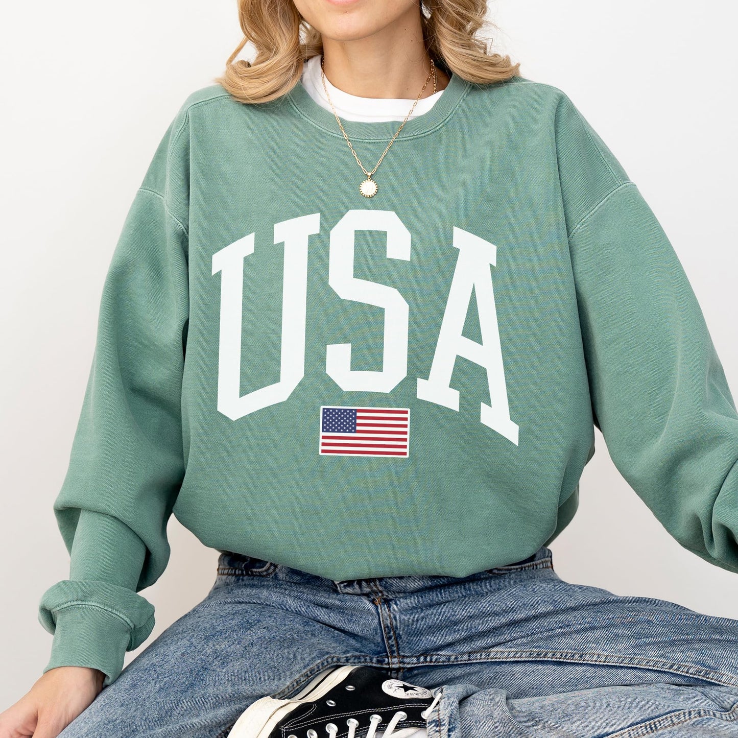 USA Flag Graphic Sweatshirt for 4th of July – Unisex Pullover for Women and Men, 80% Cotton, Perfect for Independence Day
