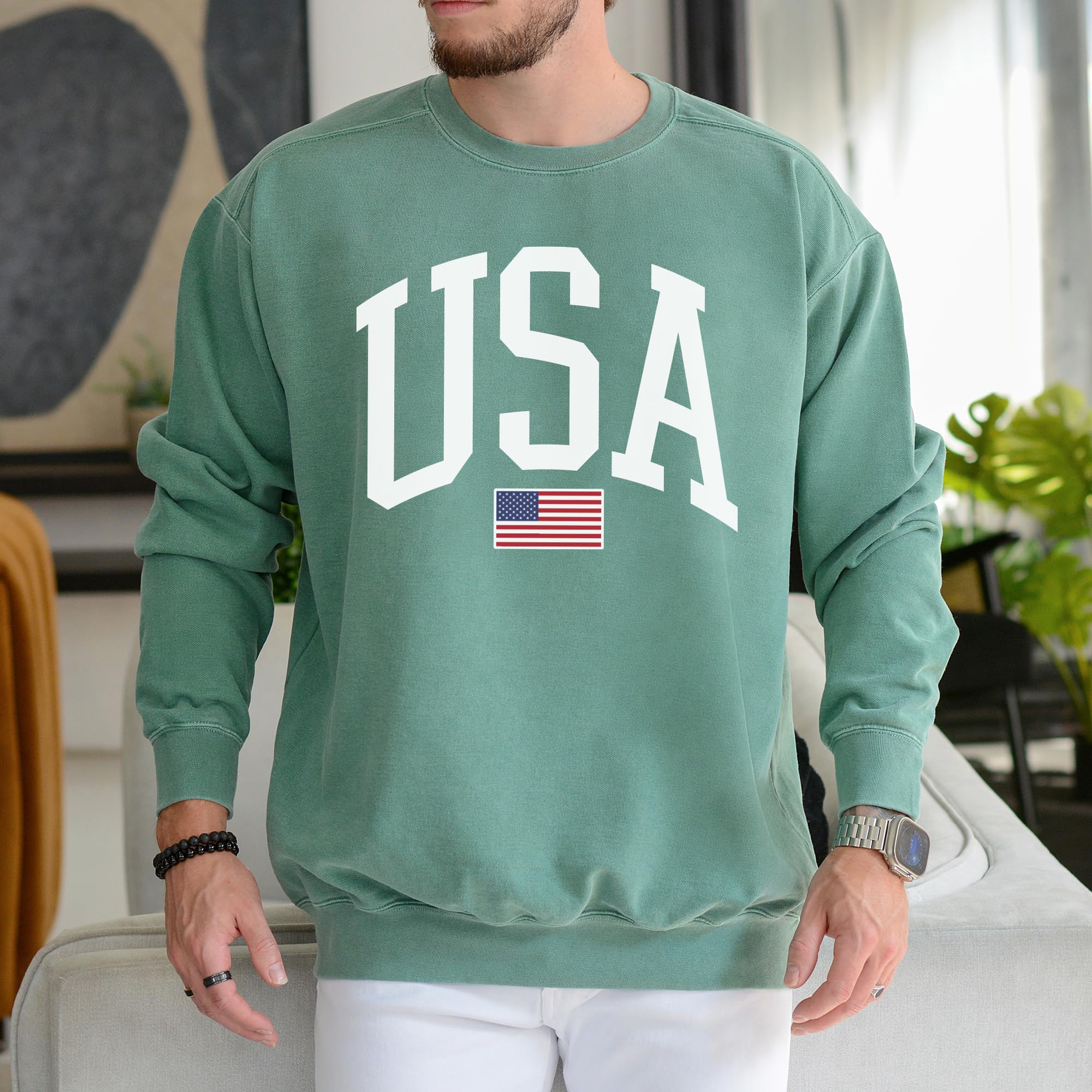 Tee Territory USA Flag Sweatshirt for 4th of July, Independence Day – Graphic Pullover for Women, Men, Unisex, 80% Cotton