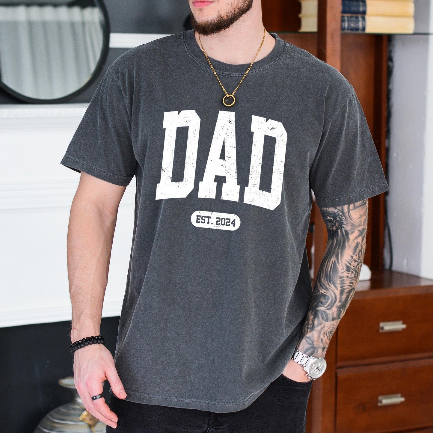 Couple T-Shirt Mama, Dad, Est. 2024 Shirt for Men and Women 100% Cotton Retro Look Oversized Graphic Tee