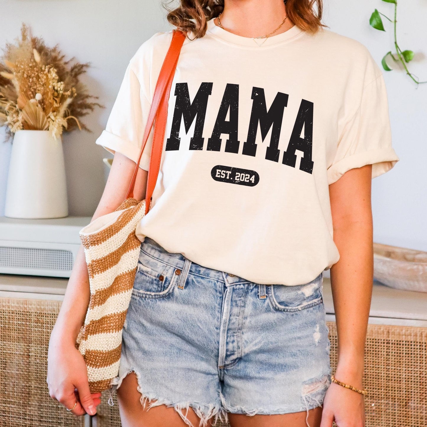 Couple T-Shirt Mama, Dad, Est. 2024 Shirt for Men and Women 100% Cotton Retro Look Oversized Graphic Tee