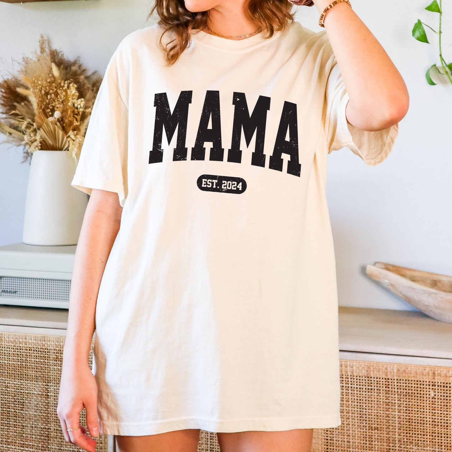 Couple T-Shirt Mama, Dad, Est. 2024 Shirt for Men and Women 100% Cotton Retro Look Oversized Graphic Tee