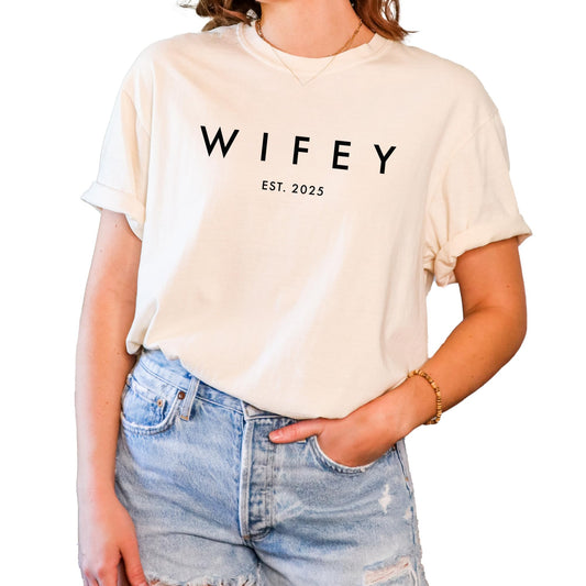 Couple T-Shirt for Men, Women, Hubby and Wifey Est. 2025 Honeymoon Shirt 100% Cotton Retro Look Oversized Graphic Tee