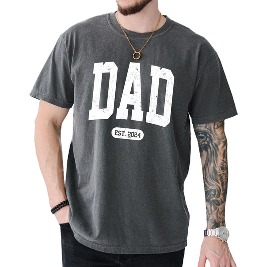 Couple T-Shirt Mama, Dad, Est. 2024 Shirt for Men and Women 100% Cotton Retro Look Oversized Graphic Tee