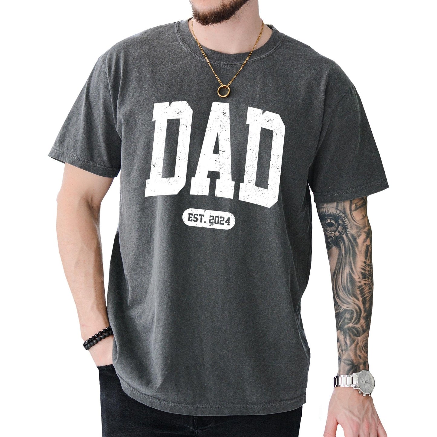 Couple T-Shirt Mama, Dad, Est. 2024 Shirt for Men and Women 100% Cotton Retro Look Oversized Graphic Tee